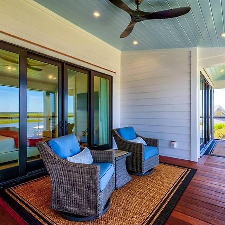 New Waterfront Home With Deep Water Dock Isle of Palms Extérieur photo
