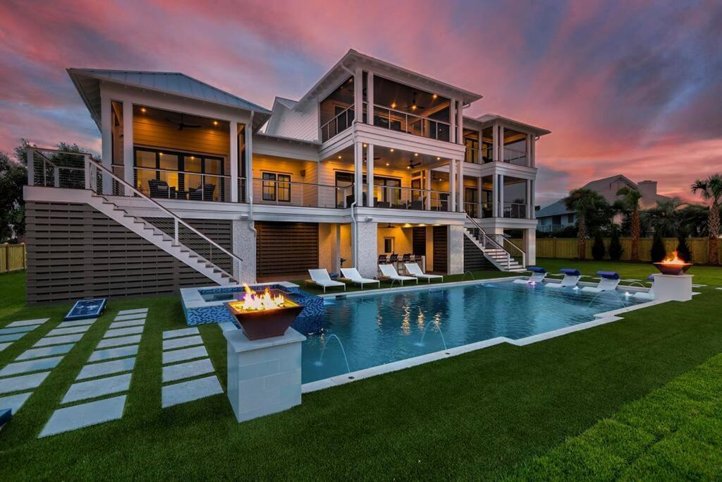 New Waterfront Home With Deep Water Dock Isle of Palms Extérieur photo