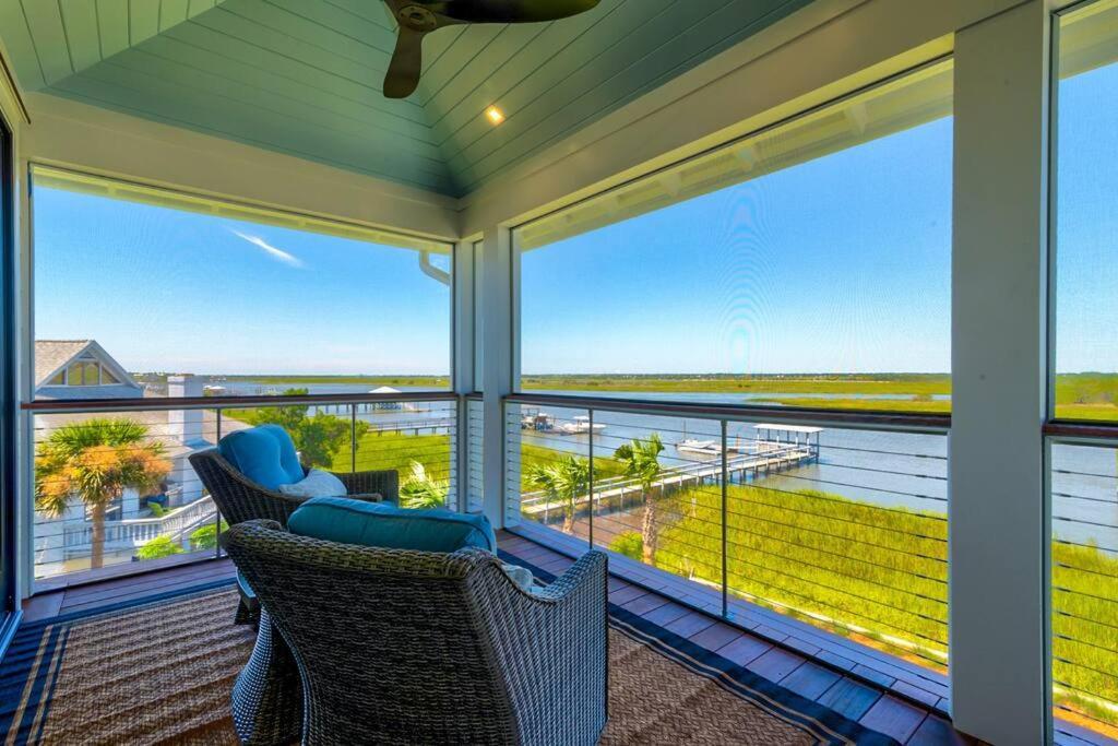 New Waterfront Home With Deep Water Dock Isle of Palms Extérieur photo