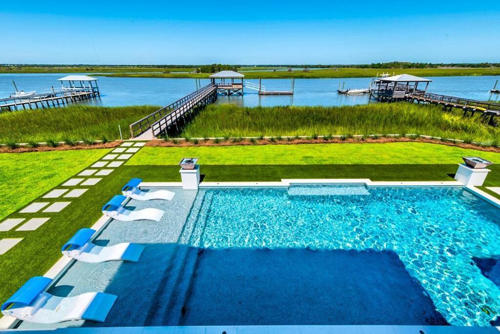 New Waterfront Home With Deep Water Dock Isle of Palms Extérieur photo