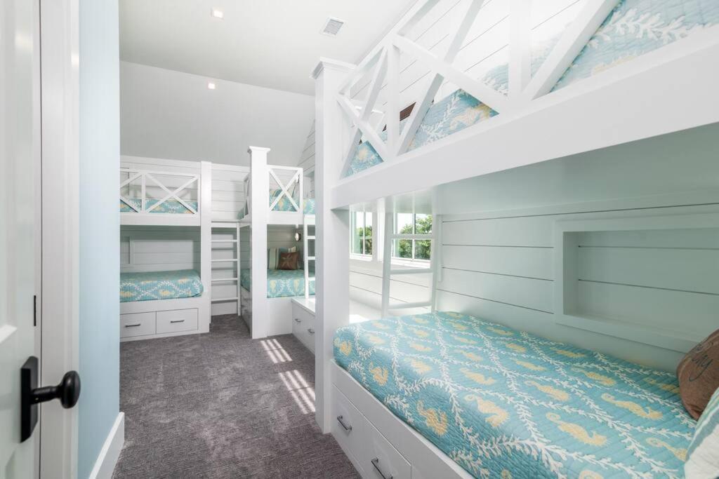 New Waterfront Home With Deep Water Dock Isle of Palms Extérieur photo