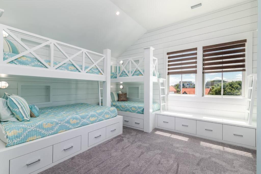 New Waterfront Home With Deep Water Dock Isle of Palms Extérieur photo