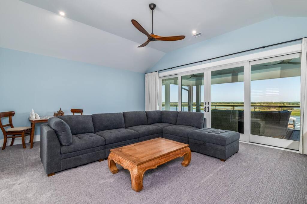 New Waterfront Home With Deep Water Dock Isle of Palms Extérieur photo